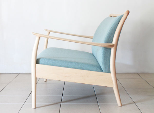 CAJA-Sofa-1300-Maple-02.jpg