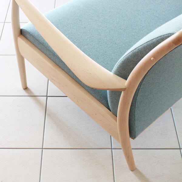 CAJA-Sofa-1300-Maple-04.jpg