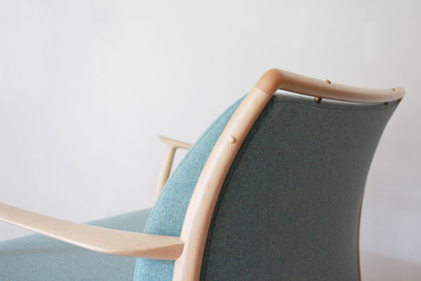 CAJA-Sofa-1300-Maple-06.jpg