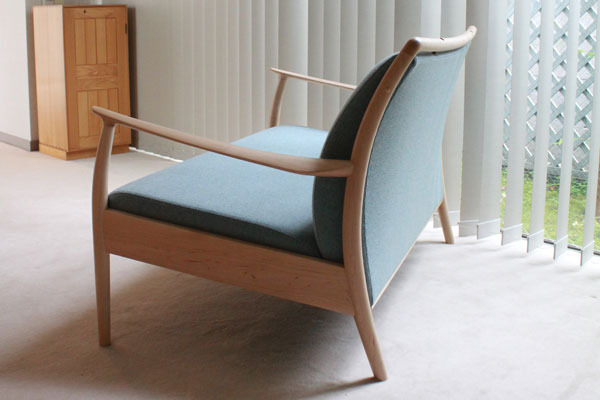 CAJA-Sofa-1300-Maple-08.jpg