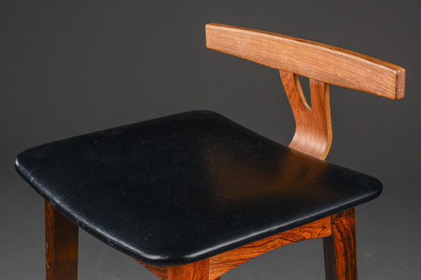 Erik-Buck-Bar-stool-03.jpg