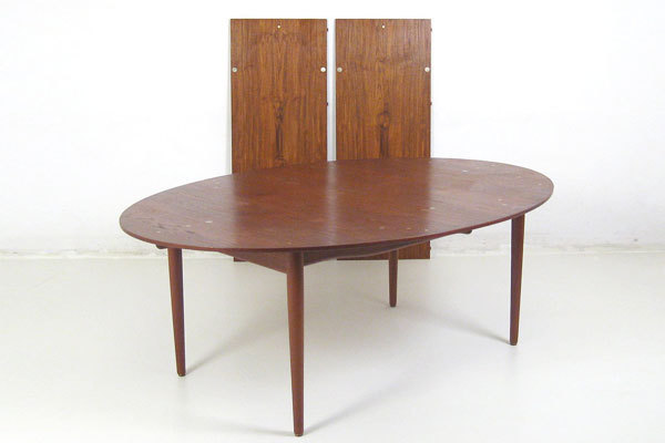 Finn-Juhl--Judus-Dining-table-01.jpg