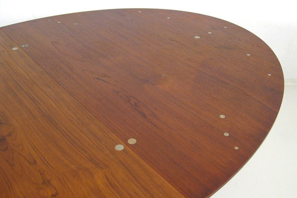 Finn-Juhl--Judus-Dining-table-05.jpg