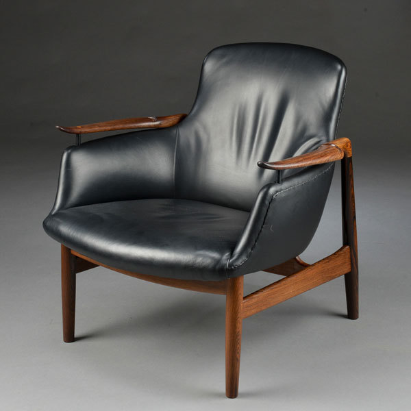 Finn-Juhl-Pair-of-NV53-Rosewood-03.jpg