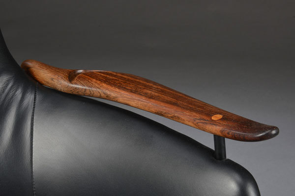 Finn-Juhl-Pair-of-NV53-Rosewood-06.jpg