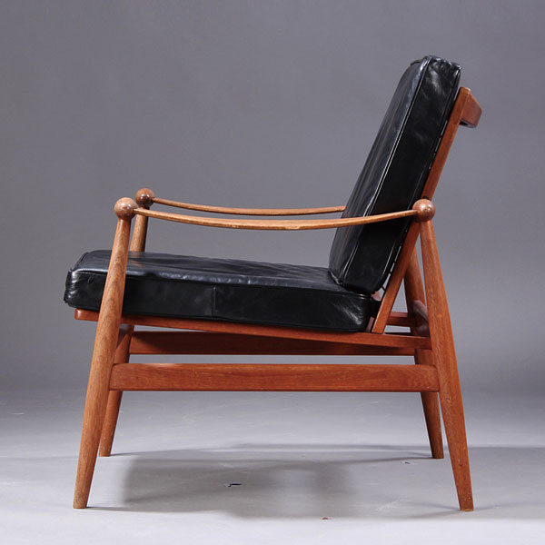Finn-Juhl-Spade-chair-FD133-02.jpg