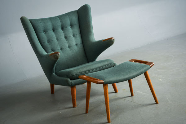 Wegner-Bear-chair-and-Ottoman-01.jpg