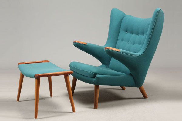 Wegner-Bearchair-and-Ottoman-05.jpg