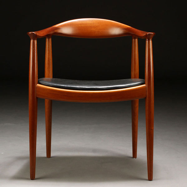 Wegner-The-chair-JH503-Mahogany-02.jpg