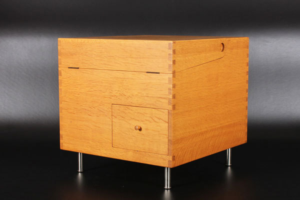 Wegner-bar-cabinet-AT-34-Oak-03.jpg