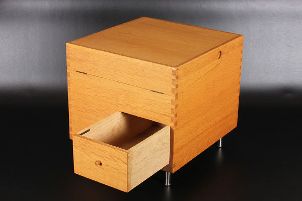 Wegner-bar-cabinet-AT-34-Oak-04.jpg