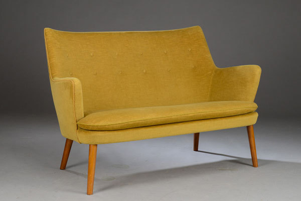 Wegner-minibear-settee-01.jpg