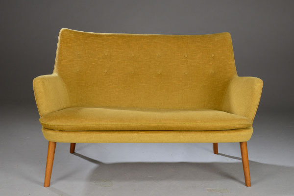 Wegner-minibear-settee-02.jpg
