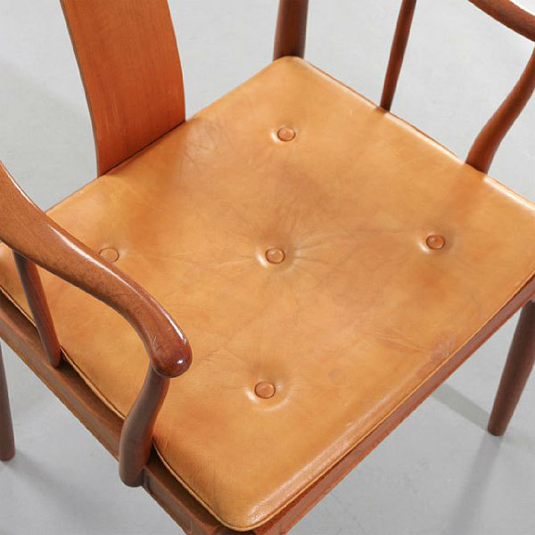 Wgner-China-chair-Mahogany-04.jpg