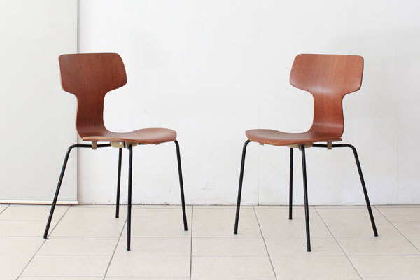 Arne-Jacobsen-T-chair-01.jpg