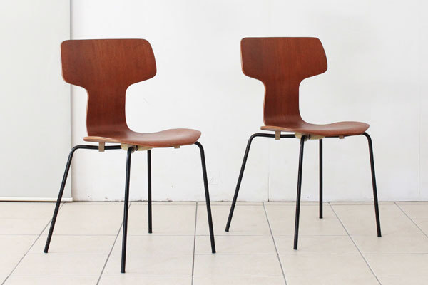 Arne-Jacobsen-T-chair-02.jpg
