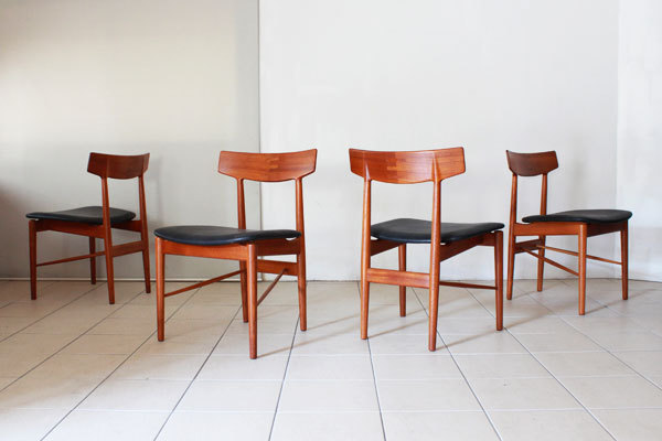 Arne-Vodder-Dining-Chairs-01.jpg