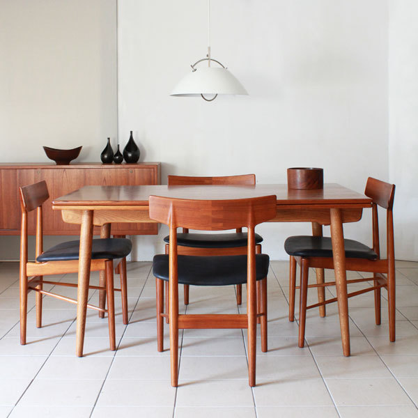 Arne-Vodder-Dining-Chairs-03.jpg