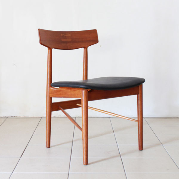 Arne-Vodder-Dining-Chairs-04.jpg