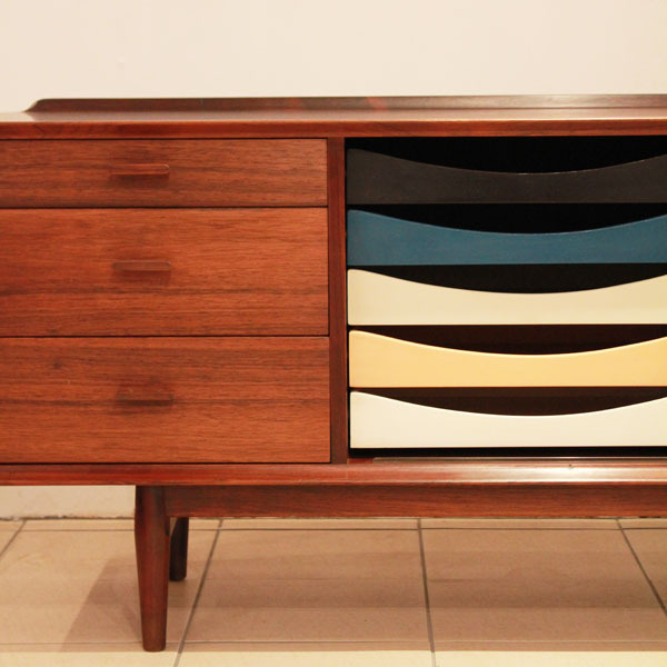 Arne-Vodder-Rosewood-sideboard-03.jpg
