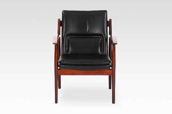 Arne Vodder  Armchair.model 431 Brazilian rosewood  Sibast (2).jpg