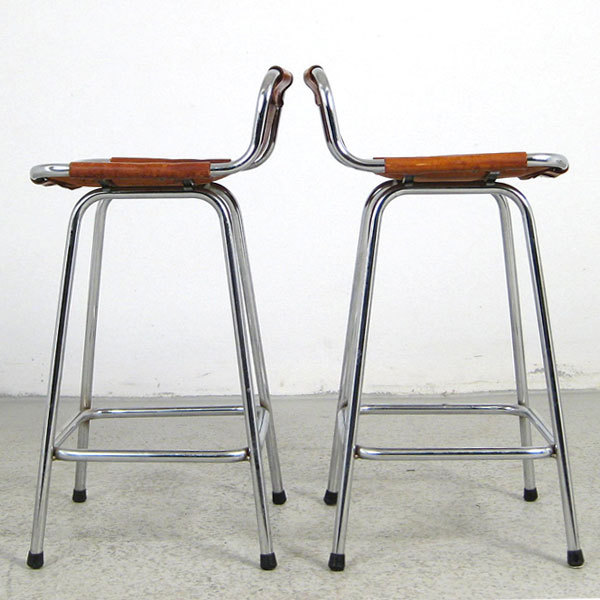 Charlotte-Perriand-high-stool-model-Les-Arcs-03.jpg