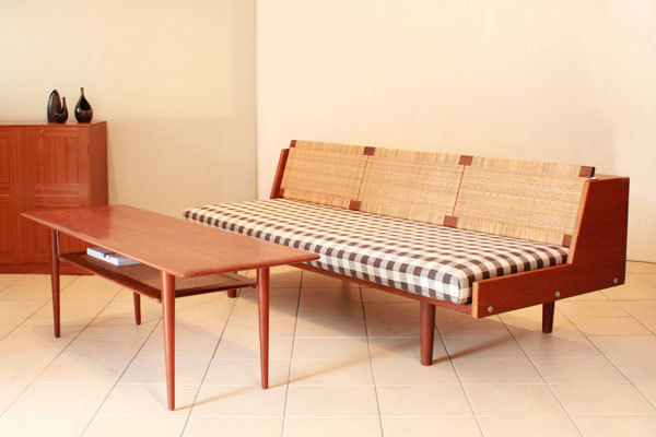 Daybed-Teak-and-Cane-01.jpg