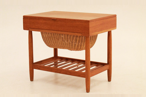 Ejvind-A.johansson--Sewing-table-01.jpg