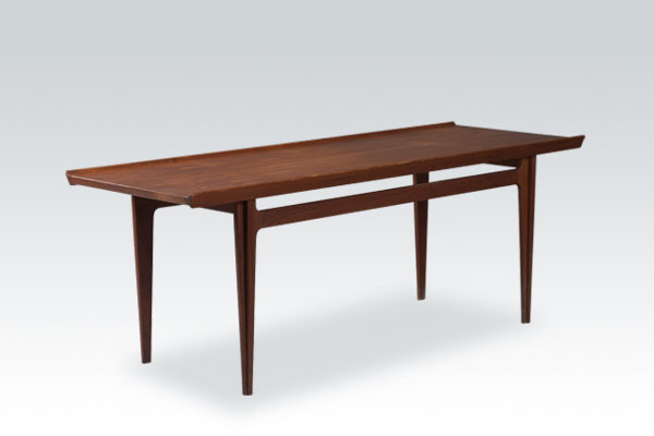Finn-Juhl-center-table-fd635-01.jpg