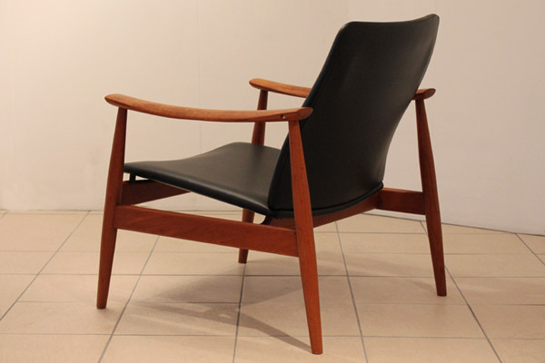 Finn-Juhl-easy-chair-01.jpg