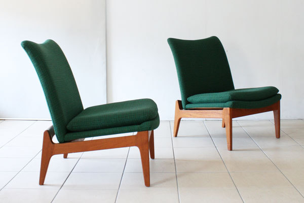 Finn-Juhl-pair-of-easy-chairs-02.jpg