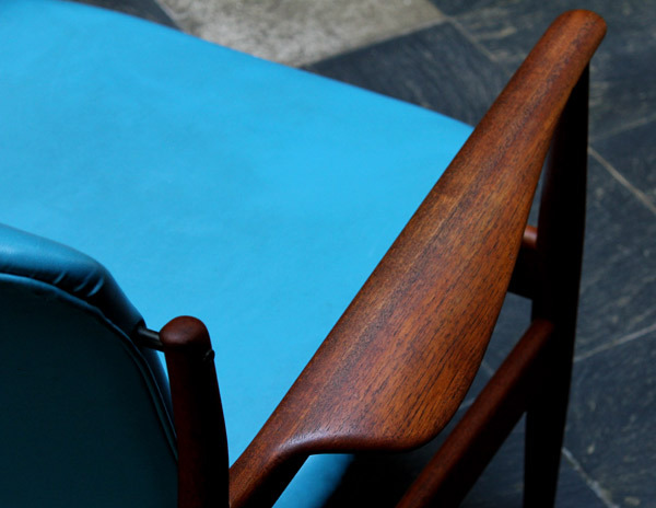 Finn Juhl FD136 8.jpg
