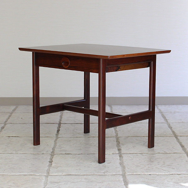 Grete Jalk  Side Table .Rosewood  P. Jeppesen (10).jpg