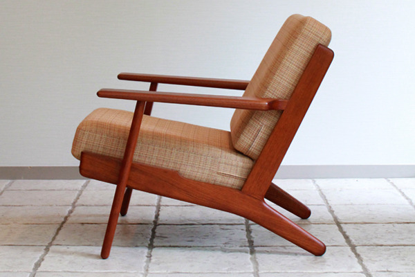 Hans-J.-Wegner-Easy-chair-.-GE-290-GETAMA-02.jpg
