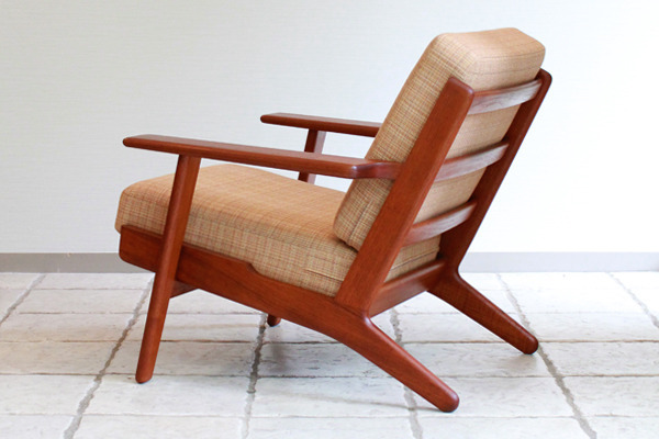 Hans-J.-Wegner-Easy-chair-.-GE-290-GETAMA-03.jpg