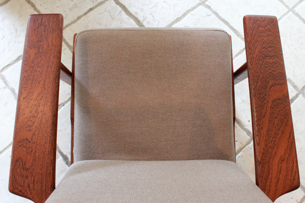 Hans-J.-Wegner-High-back-easy-chair.-GE-290A-GETAMA-04.jpg