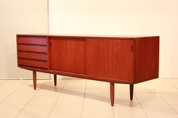 Hans-Olsen--Sideboard-01.jpg