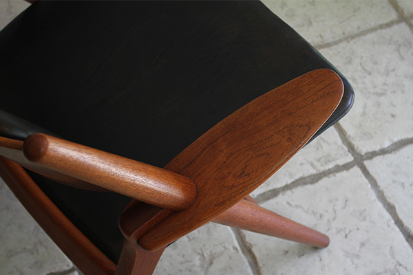 Hans. J. Wegner  Easy chair.CH-28 teak  Carl Hansen  Son (6).jpg