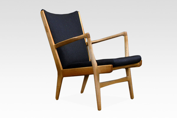 Hans J. Wegner  Easy chair. AP16  AP Stolen  (3).jpg