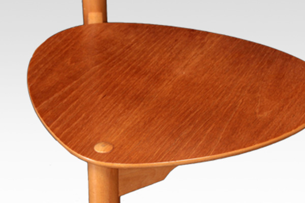 Hans J. Wegner  Heart chairs. FH-4103  Fritz Hansen (4).jpg