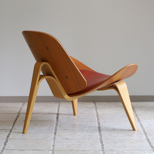 Hans J. Wegner  Lounge chair .CH-07 Anniversary edition  Carl Hansen & Son (6).jpg