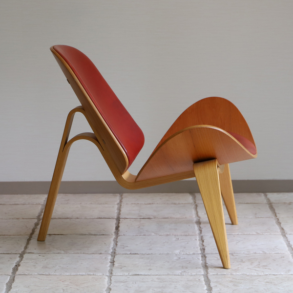 Hans J. Wegner  Lounge chair .CH-07 Anniversary edition  Carl Hansen & Son (7).jpg