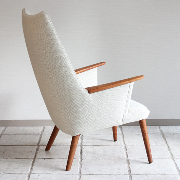 Hans J. Wegner  Mama bear chair. AP-27 teak  AP Stolen-06.jpg