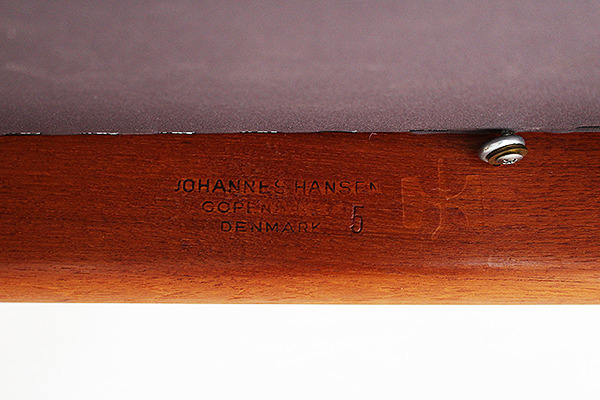 Hans J. Wegner  The chair. JH-503  Johannes Hansen (16).jpg