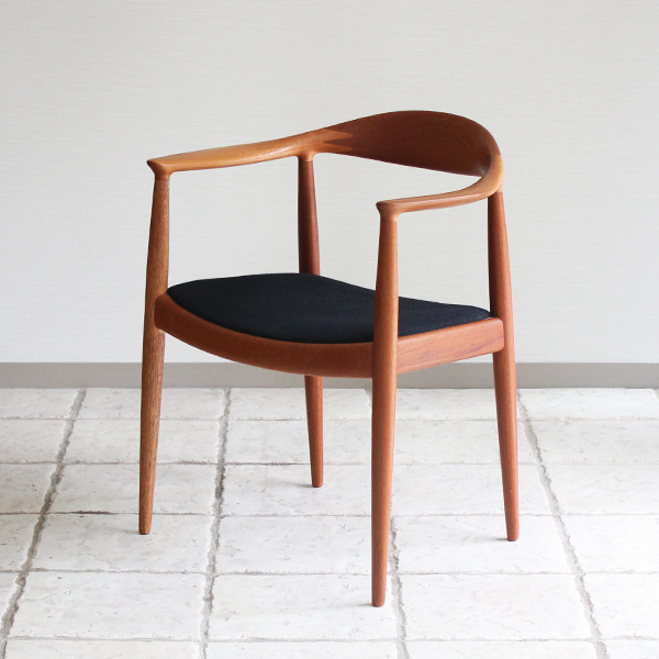 Hans J. Wegner  The chair. JH-503  Johannes Hansen (7).jpg