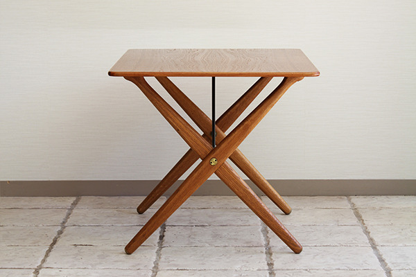 Hans J. Wegner  X-leg Coffee table. AT308  Andreas Tuck (3).jpg