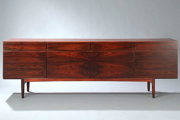Ib-Kofod-Larsen-Sideboard-01.jpg