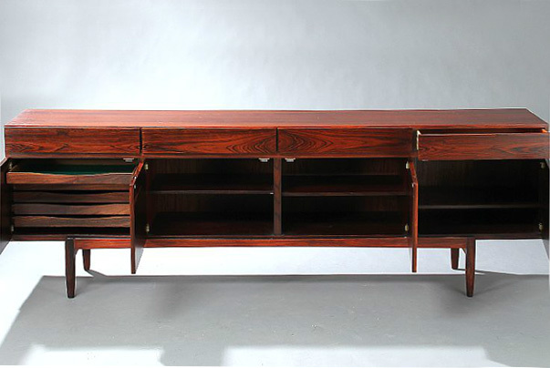 Ib-Kofod-Larsen-Sideboard-02.jpg