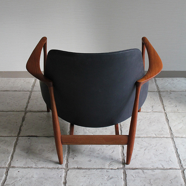Ib kofod-Larsen  Elisabeth chair (11).jpg