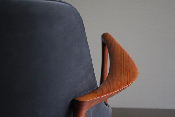 Ib kofod-Larsen  Elisabeth chair (9).jpg